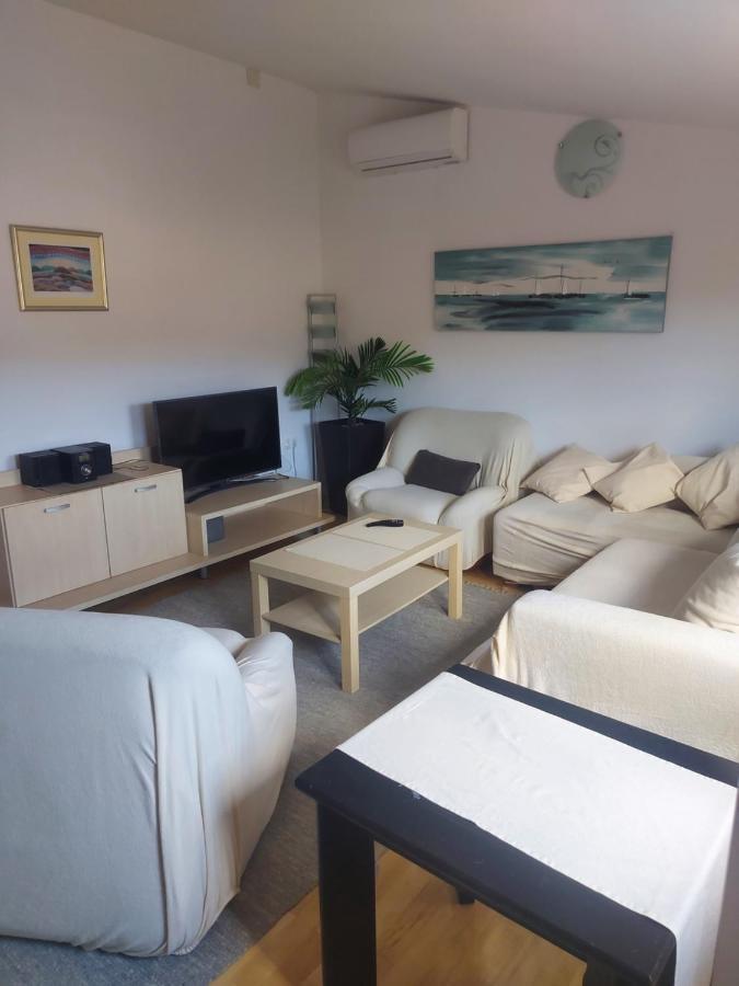 Apartman Marina Sa Parkingom Jelsa  Dış mekan fotoğraf